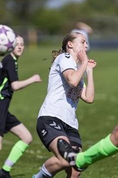 Bild 17 - wBJ SV Henstedt Ulzburg - FSG Oldendorf Itzehoe : Ergebnis: 6:3